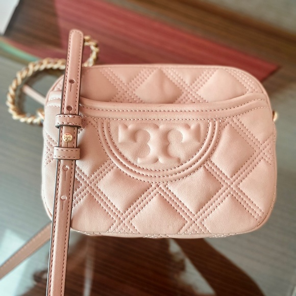 TORY BURCH Fleming Quilted Crossbody Camera Leather Bag - Picture 1 of 15